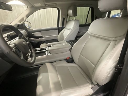 Used 2025 Ford Expedition Active image 10
