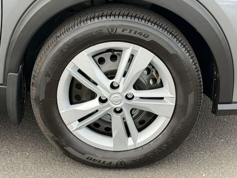 Certified 2025 Nissan Kicks Play S FWD image 10