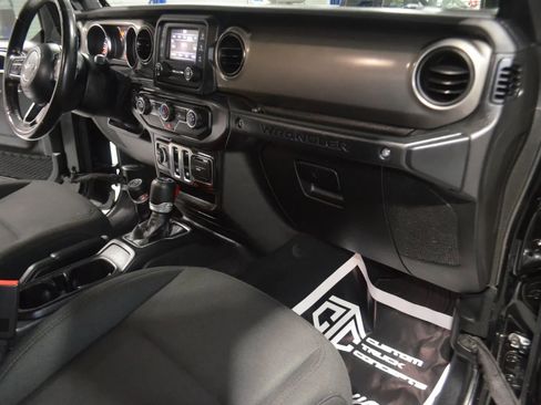Used 2020 Jeep Wrangler Sport AWD/4WD image 20