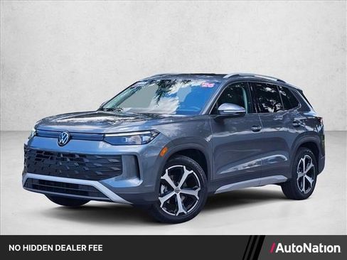 Used 2026 Volkswagen Tiguan SE FWD image 1