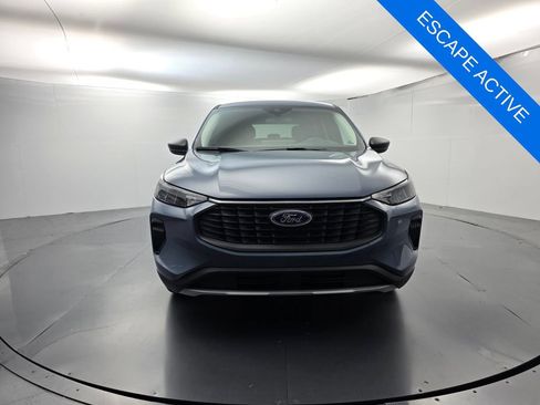 Used 2026 Ford Escape Active w/ Tech Pack #1 FWD image 2