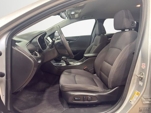 Used 2022 Chevrolet Malibu LT FWD image 12