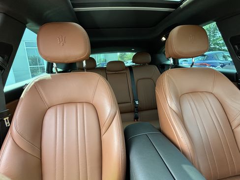 Used 2021 Maserati Levante S AWD/4WD image 23