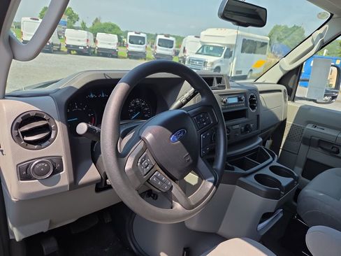 New 2024 Ford E-450 and Econoline 450 Super Duty w/ Power Windows & Locks Group image 27