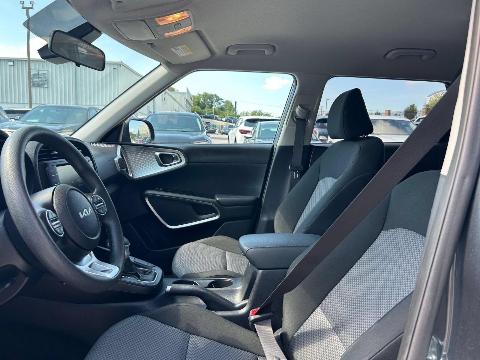 Used 2025 Kia Soul LX w/ LX Technology Package FWD image 21
