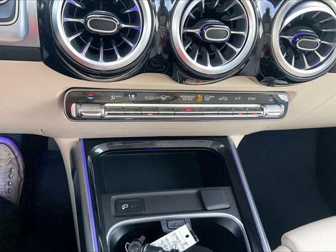 Used 2023 Mercedes-Benz GLB 250 4MATIC image 33