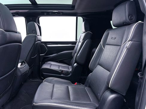 Used 2025 Cadillac Escalade ESV Sport w/ LPO, ONYX Package AWD/4WD image 43