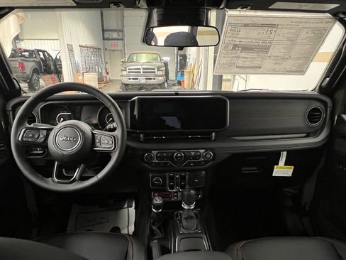New 2026 Jeep Wrangler Unlimited Rubicon w/ Steel Bumper Group AWD/4WD image 8