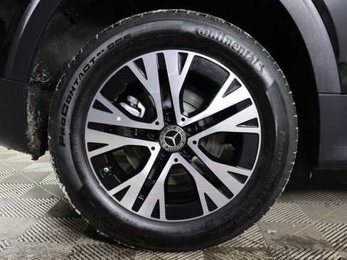 Used 2025 Mercedes-Benz GLB 250 4MATIC image 19