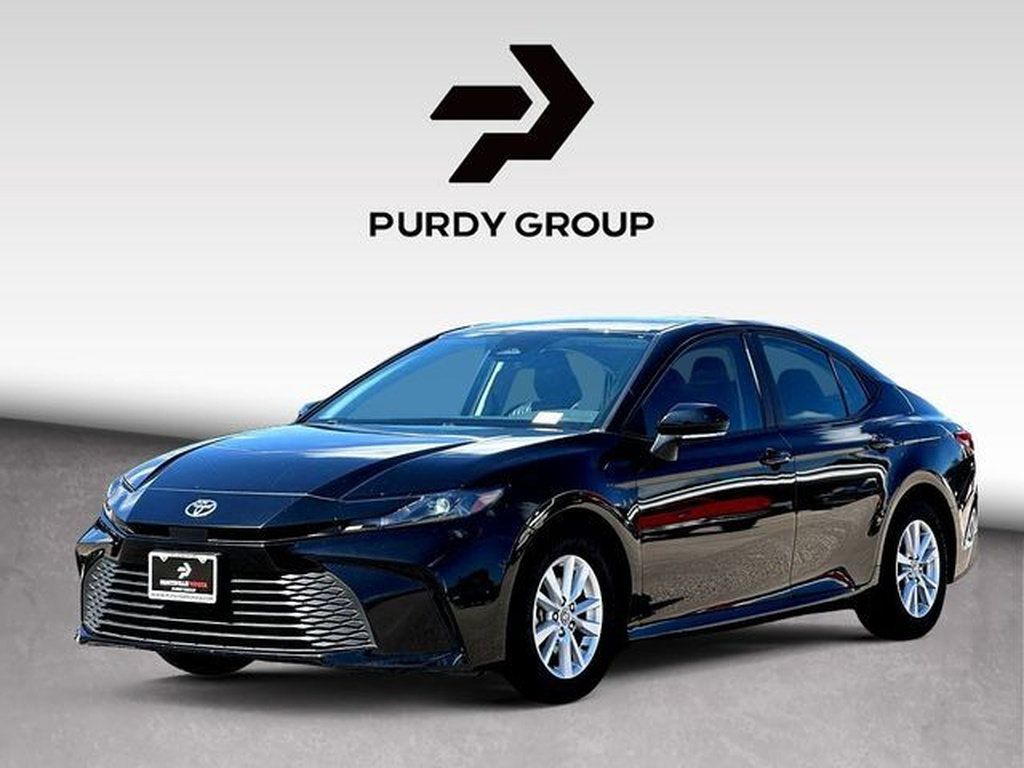 Used 2025 Toyota Camry LE FWD image 4