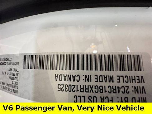 Used 2024 Chrysler Pacifica Touring-L image 27