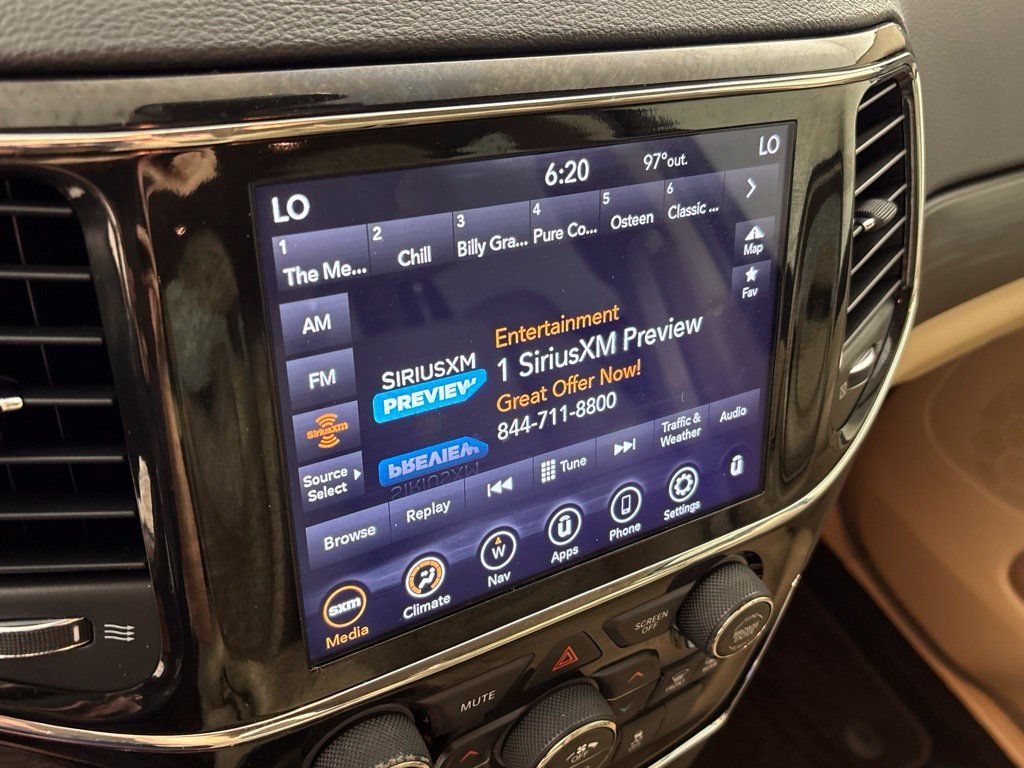 Used 2022 Jeep Grand Cherokee Laredo E RWD image 31