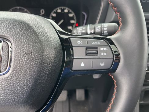 Used 2025 Honda Pilot TrailSport image 23