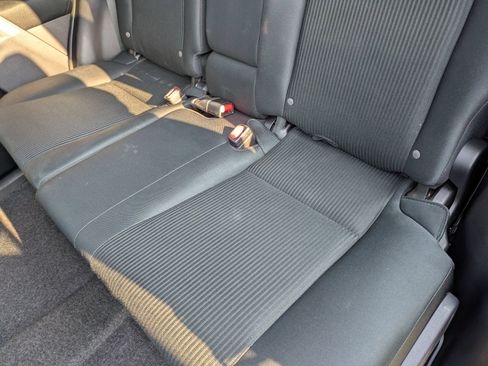 Used 2017 Toyota RAV4 LE FWD image 27