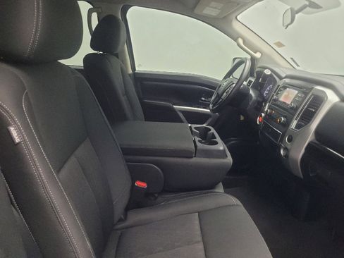 Used 2017 Nissan Titan SV RWD image 21