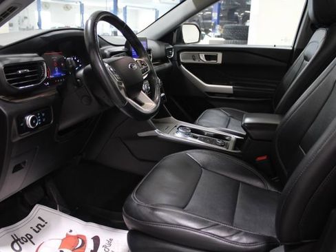 Used 2023 Ford Explorer Limited w/ Equipment Group 301A image 22