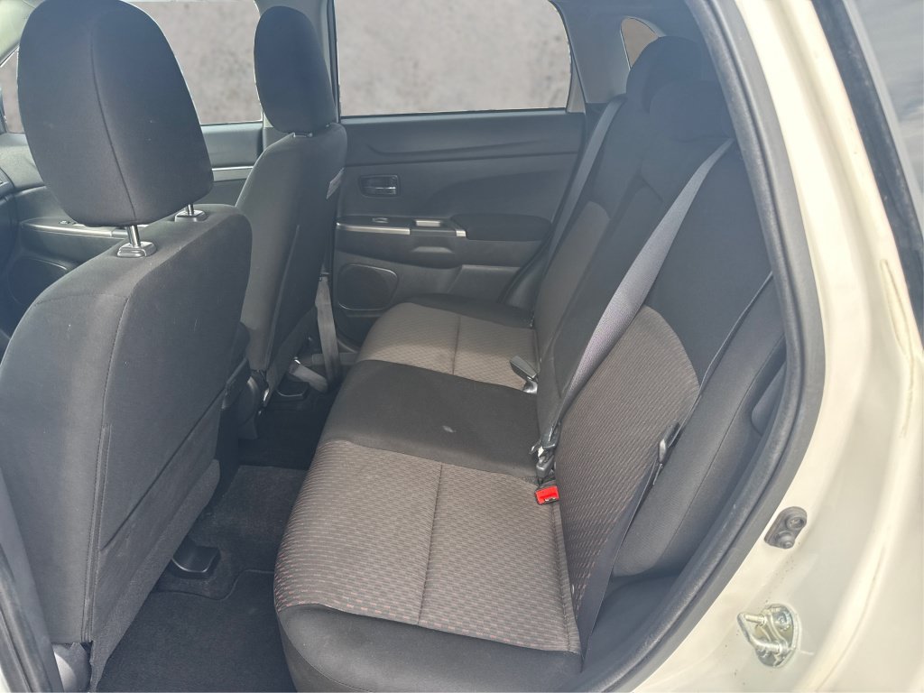 Used 2018 Mitsubishi Outlander Sport ES AWD/4WD image 12