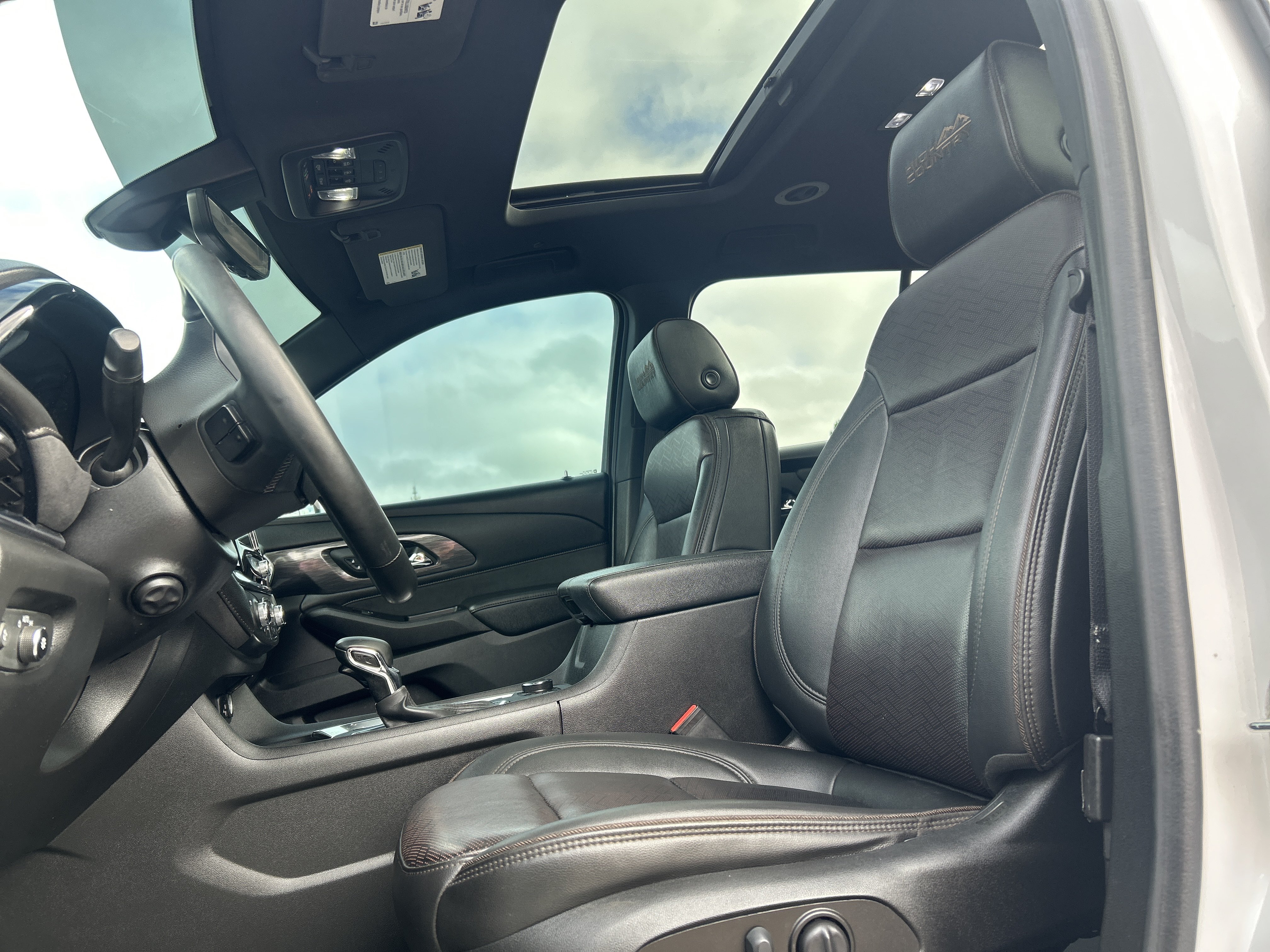 Used 2023 Chevrolet Traverse High Country w/ LPO, Floor Liner Package AWD/4WD image 10