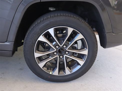 New 2023 Jeep Grand Cherokee Overland w/ Luxury Tech Group IV image 26