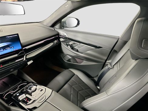 New 2026 BMW 530i xDrive w/ M Sport Package AWD/4WD image 25