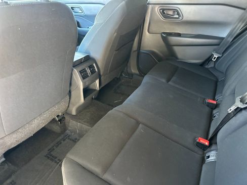 Used 2024 Nissan Rogue S image 11