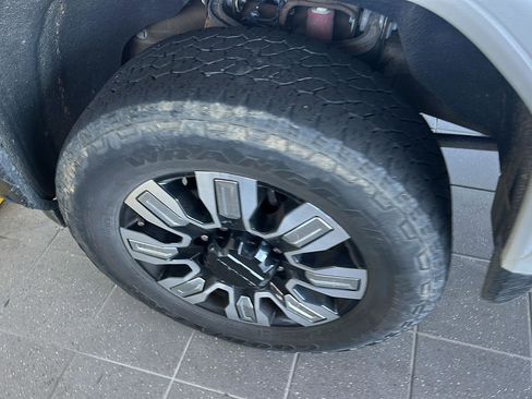 Used 2024 GMC Sierra 2500 Denali w/ Denali Reserve Package AWD/4WD image 14