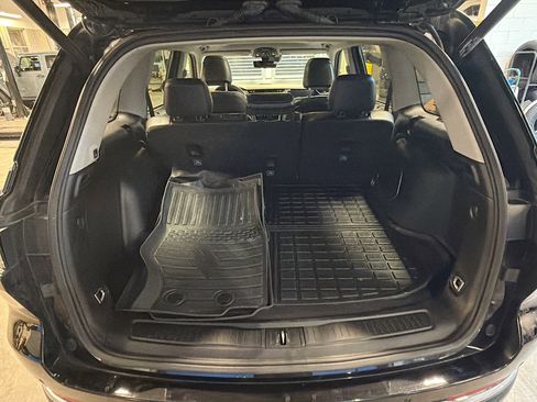 Used 2023 Jeep Grand Cherokee 4WD 4xe w/ Luxury Tech Group II image 31