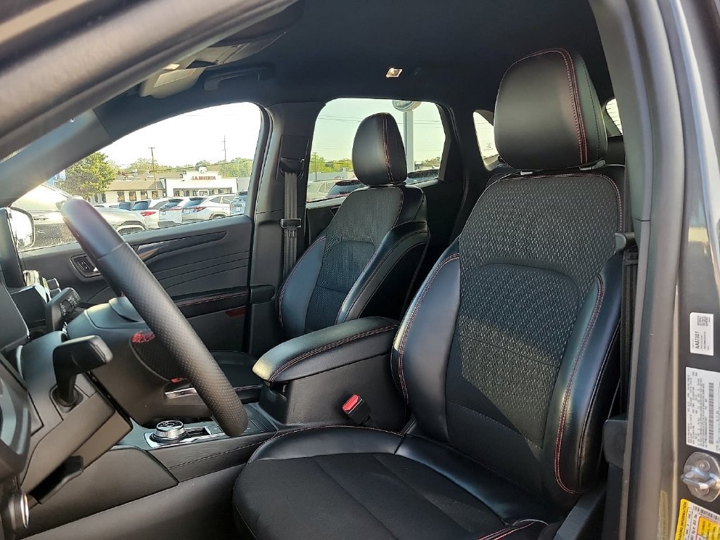 Used 2025 Ford Escape ST-Line AWD/4WD image 12