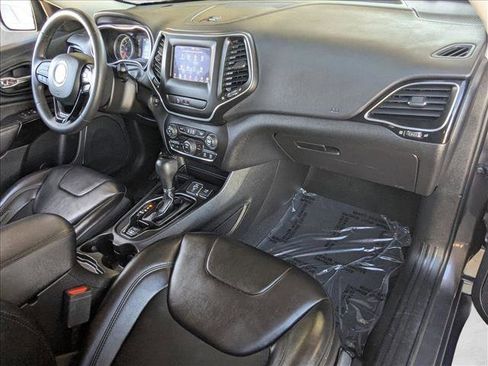 Used 2020 Jeep Cherokee Latitude Plus image 22