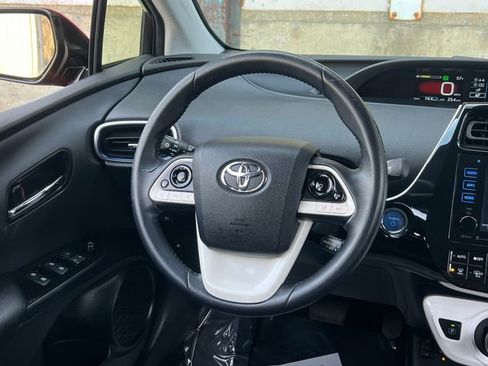 Used 2017 Toyota Prius Four Touring image 18