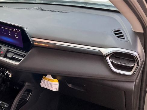 Certified 2025 Chevrolet TrailBlazer LS w/ LS Convenience Package image 17