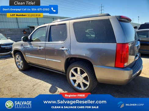 Used 2013 Cadillac Escalade Luxury AWD/4WD image 3