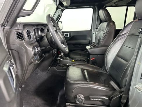 Used 2023 Jeep Wrangler Unlimited Sahara AWD/4WD image 11
