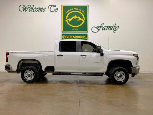Used 2023 Chevrolet Silverado 2500 W/T w/ WT Convenience Package AWD/4WD image 2