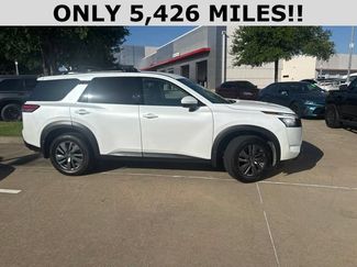 Used 2025 Nissan Pathfinder SV w/ Lighting Package (N92) FWD video 2