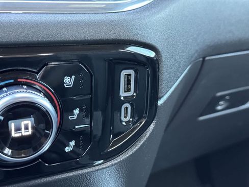 Used 2023 GMC Sierra 1500 SLT w/ SLT Premium Package image 36