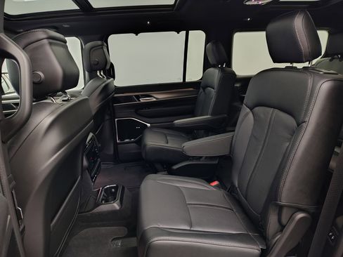 New 2026 Jeep Grand Wagoneer Limited AWD/4WD image 23
