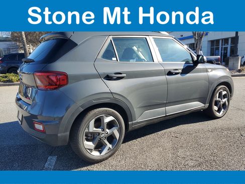 Used 2024 Hyundai Venue SEL image 6