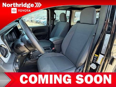 Used 2025 Jeep Wrangler Unlimited Sahara AWD/4WD image 6