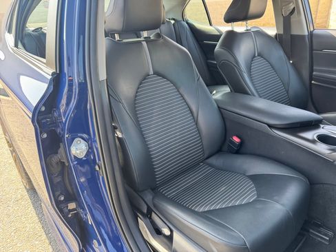 Used 2023 Toyota Camry SE image 19