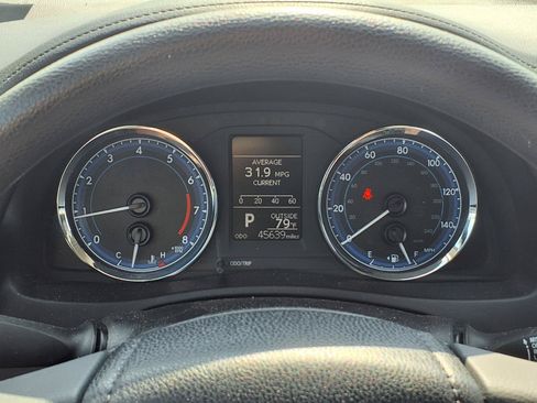 Used 2018 Toyota Corolla LE FWD image 17