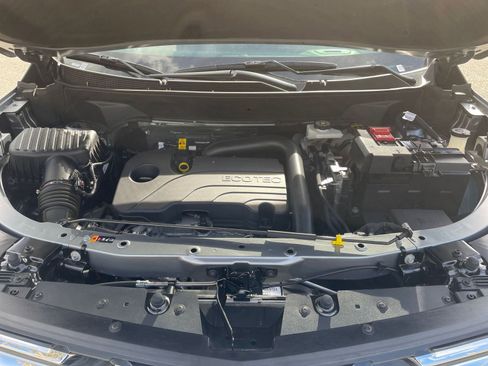 Used 2025 Chevrolet Equinox LT image 32