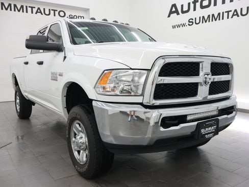 Used 2018 RAM 2500 Tradesman w/ Chrome Appearance Group AWD/4WD image 2