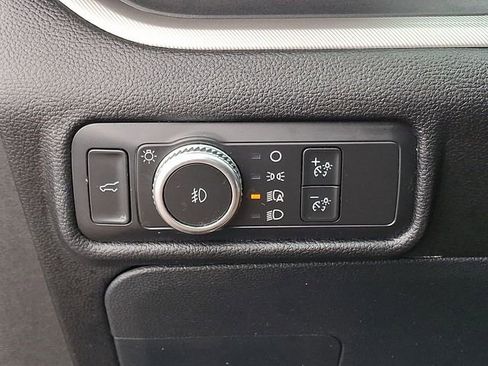 Used 2021 Ford Explorer XLT w/ Equipment Group 202A image 24