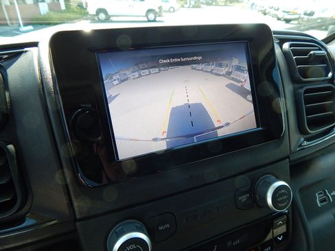 Used 2025 RAM ProMaster 2500 w/ U-Haul Equipment Group FWD image 23