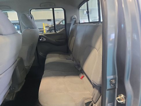 Used 2017 Nissan Frontier SV AWD/4WD image 14