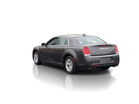 Certified 2023 Chrysler 300 Touring w/ Safetytec Plus Group RWD image 6