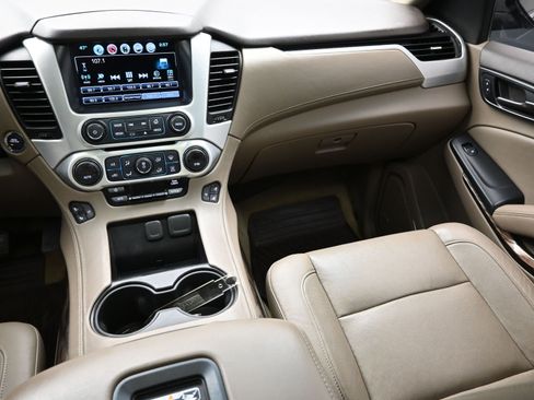 Used 2017 GMC Yukon XL SLT w/ Open Road Package image 35