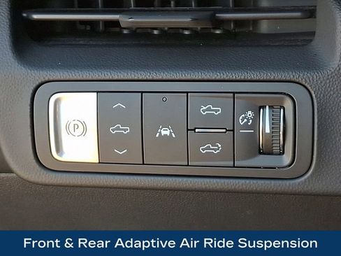 Used 2024 GMC Sierra EV Denali AWD/4WD image 9