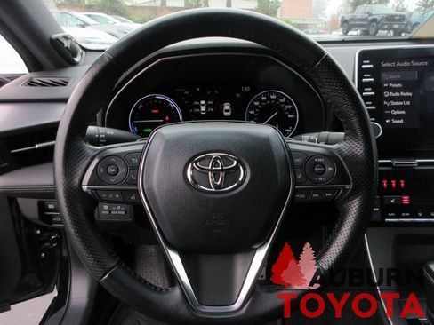 Used 2022 Toyota Avalon XSE image 12